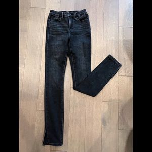 NEVER WORN RARE Good American Black Skinny Jean